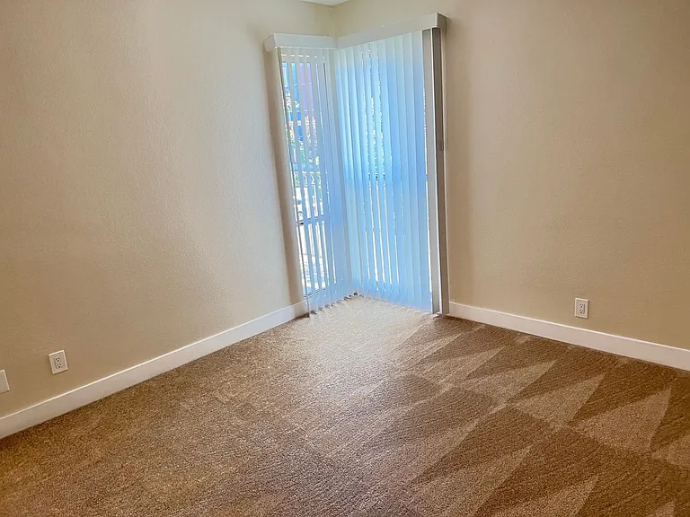 9600 Reseda Blvd — Photo 14