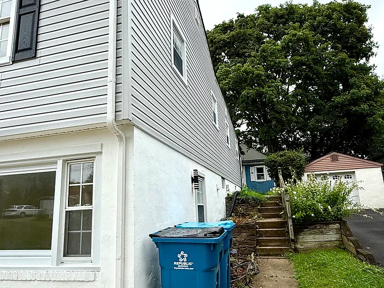 120 Hillcrest Ave — Photo 3