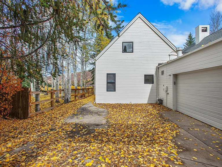 1270 Mountain View Dr — Photo 47