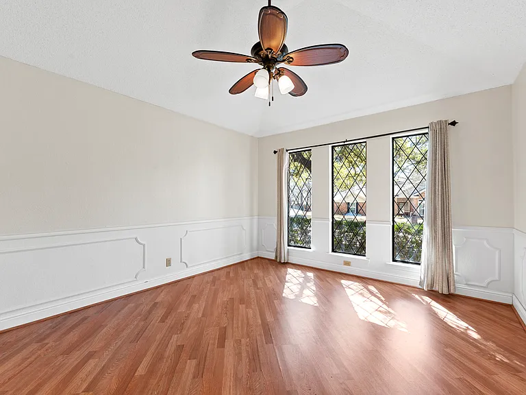 9622 Oak Springs Dr — Photo 13
