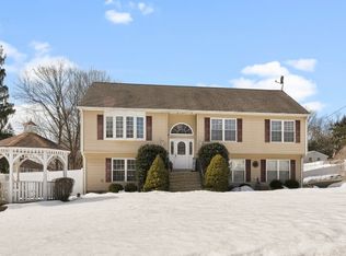 3 Locust Ct, West Milford, NJ 07480