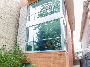1909 W Huron St, Chicago, IL 60622