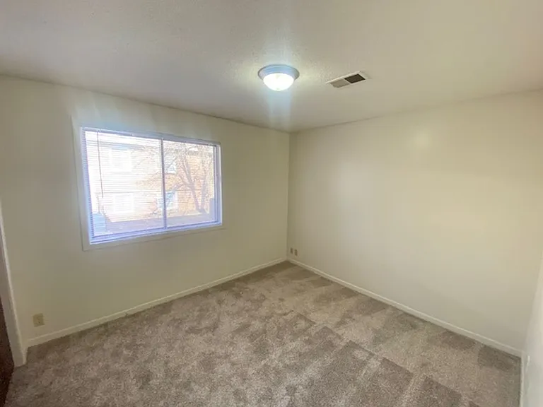 Superior Place Apartments — Photo 23