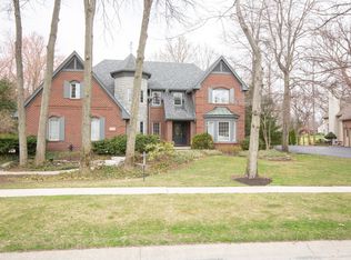 9046 Sand Ridge Dr, Holland, OH 43528