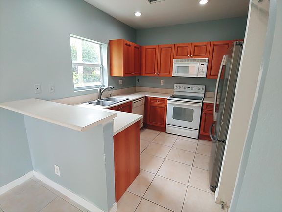 5th image of 701 Talia Cir #701
