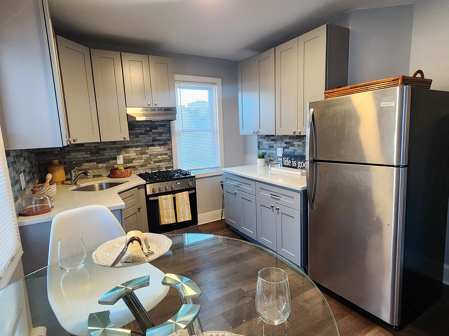 1 bed, 875 sqft, $2,875 — Photo 3