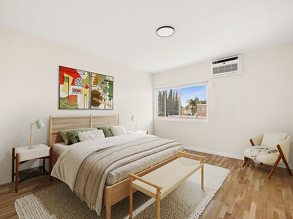 4th image of 5401 Smiley Dr APT 2