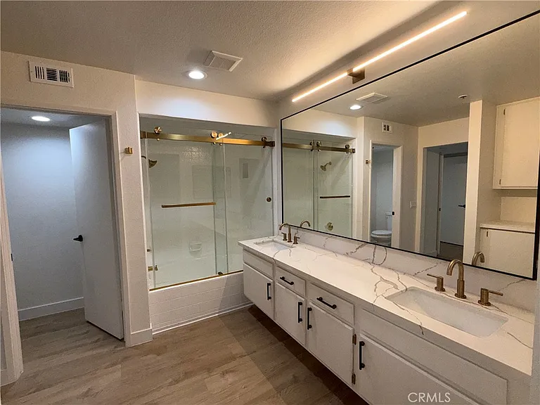 260 Cagney Ln #209 — Photo 12