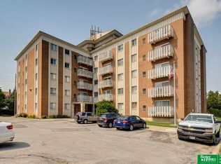 500 S 37th St APT 502, Omaha, NE 68105
