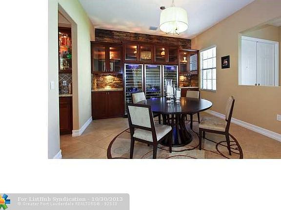 3rd image of 7625 NW 111th Mnr