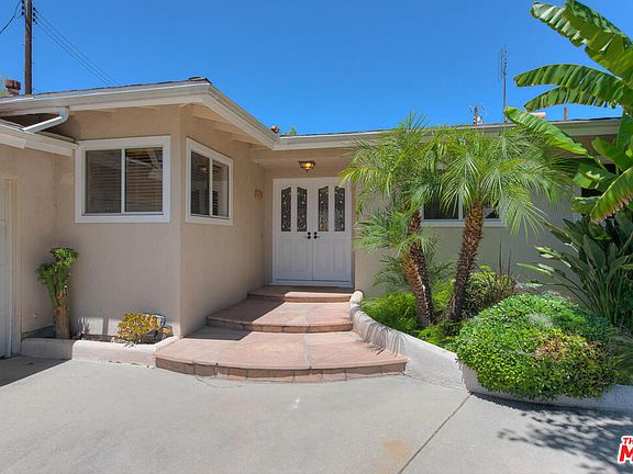2nd image of 23951 Oxnard St