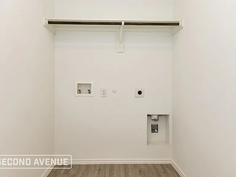 1913 Lotus St — Photo 18
