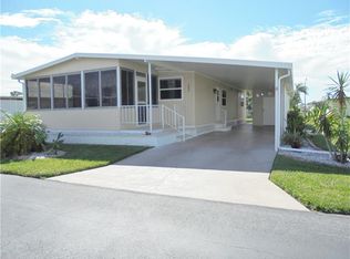 563 Longwood Dr, Venice, FL 34285