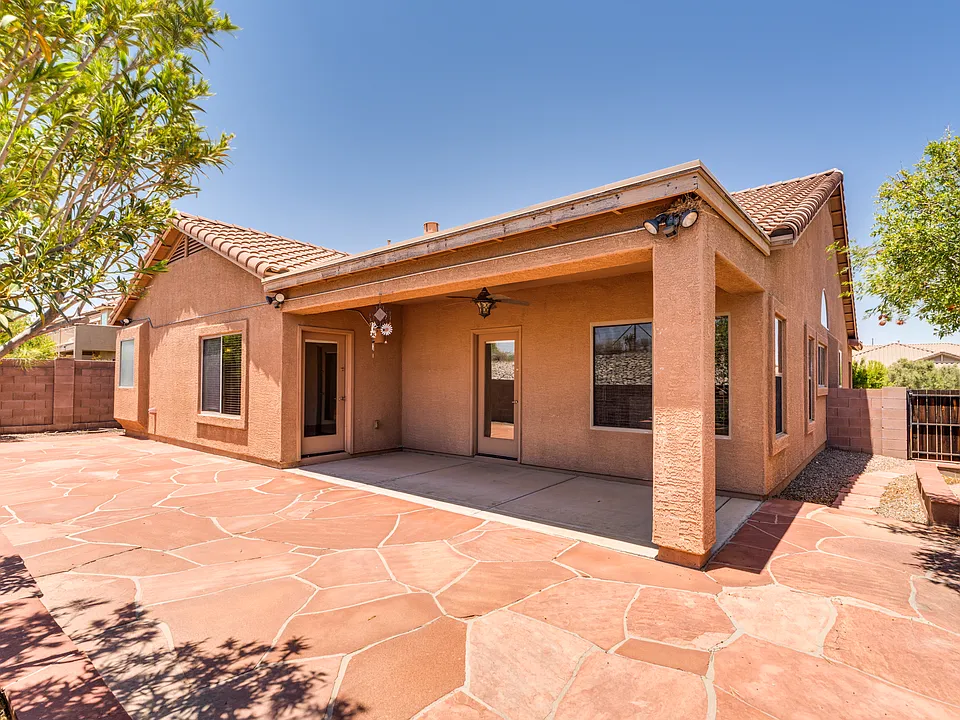 677 W Pizzicato Ln