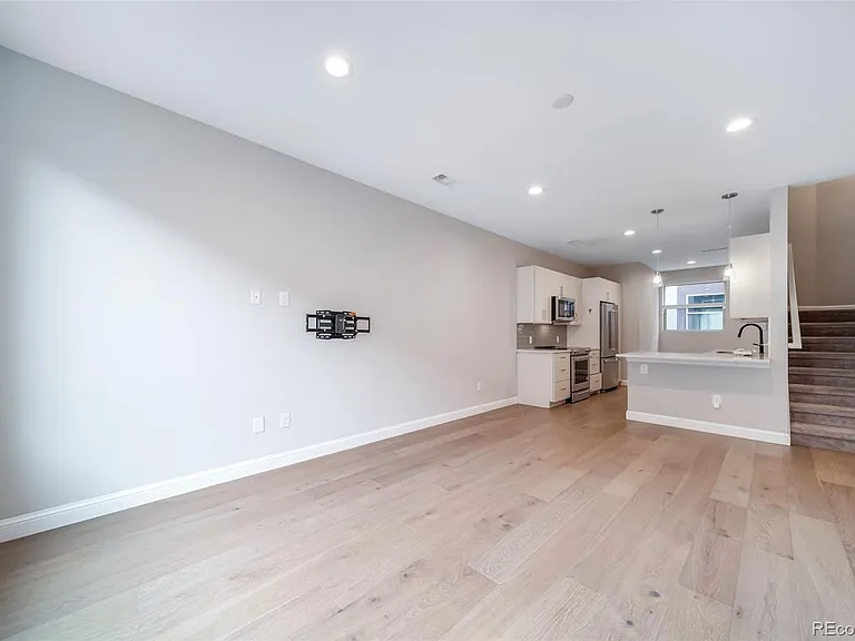 1752 Williams St — Photo 10