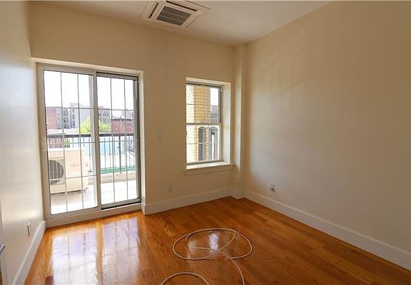 2nd image of 244 Union Ave APT 4