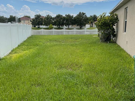 5th image of 1544 Regent Ct