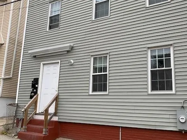7 Audrey St, Providence, RI 02909