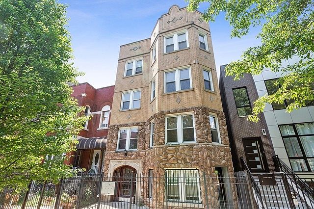 1st image of 1336 N Artesian Ave APT 2