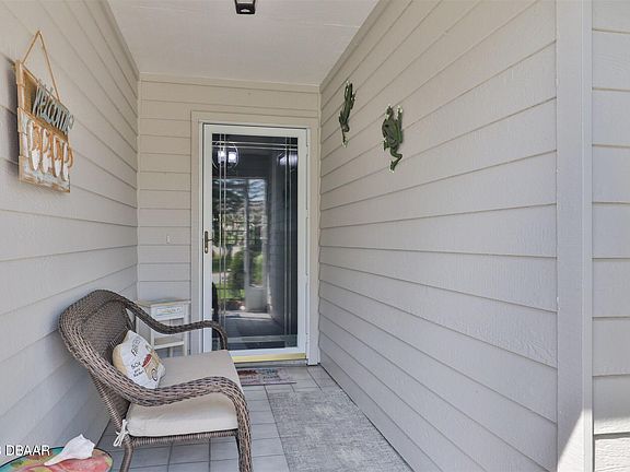 3rd image of 814 Pine Shores Cir