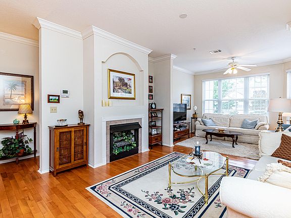 2nd image of 13810 SUTTON PARK Drive #1523