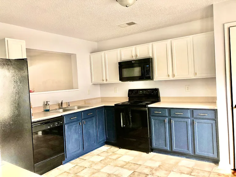 9511 Brackenview Ct — Photo 7