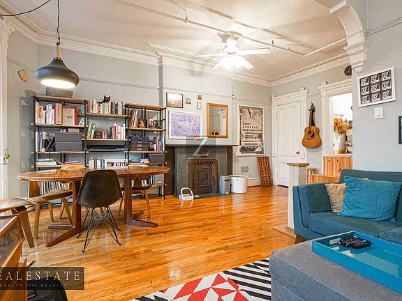 5th image of 585 Carlton Ave #2