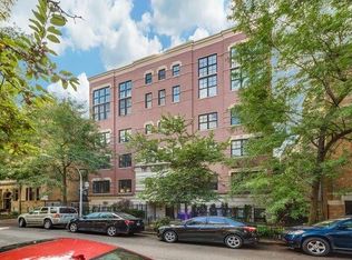 621 W Barry Ave, Chicago, IL 60657