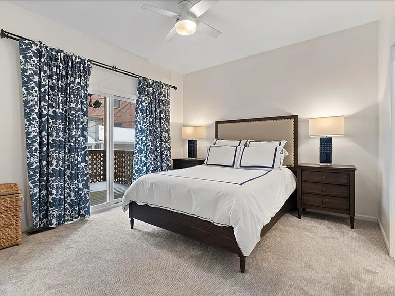 1310 W Fletcher St #1E — Photo 13