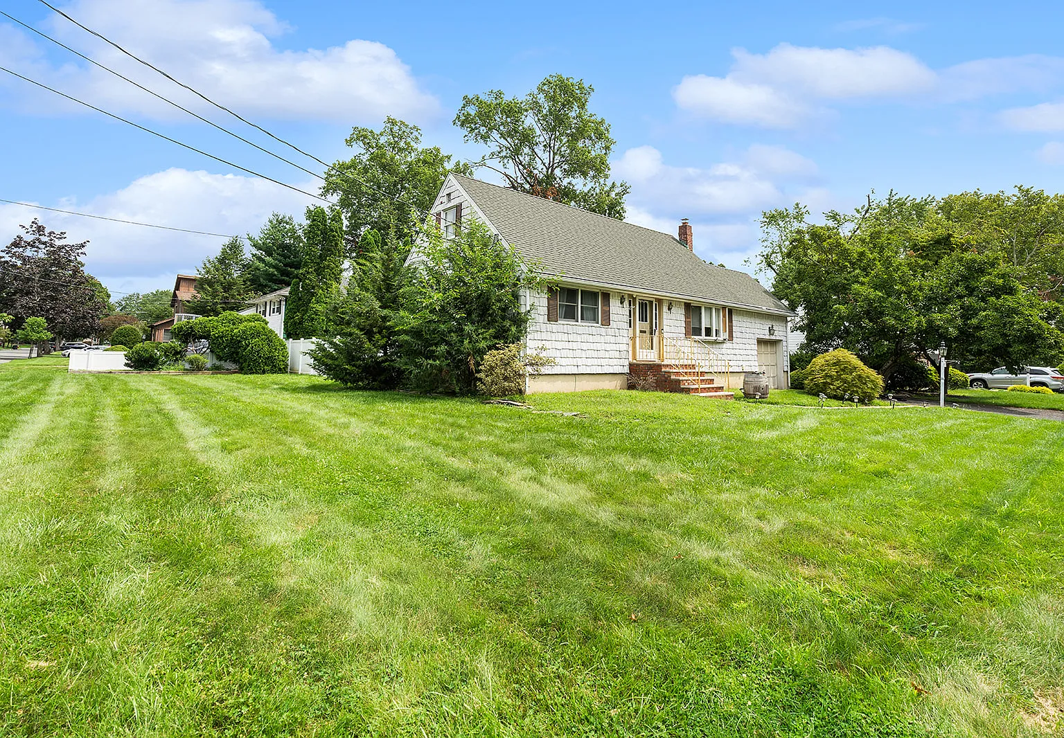 4 bed, 936 sqft, $4,800 — Photo 3