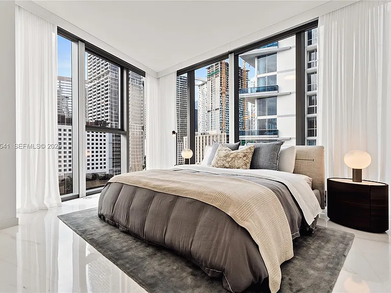 300 S Biscayne Blvd #1404W — Photo 15