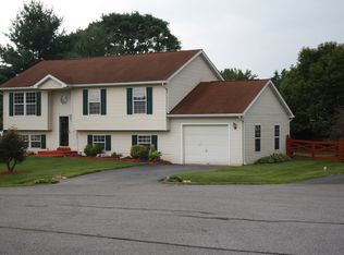 41 Bugs Ct, Ranson, WV 25438