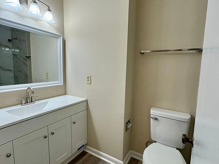 107 Oak Tree Dr — Photo 9