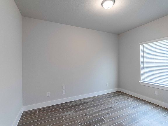 2nd image of 2211 Shalmar Dr