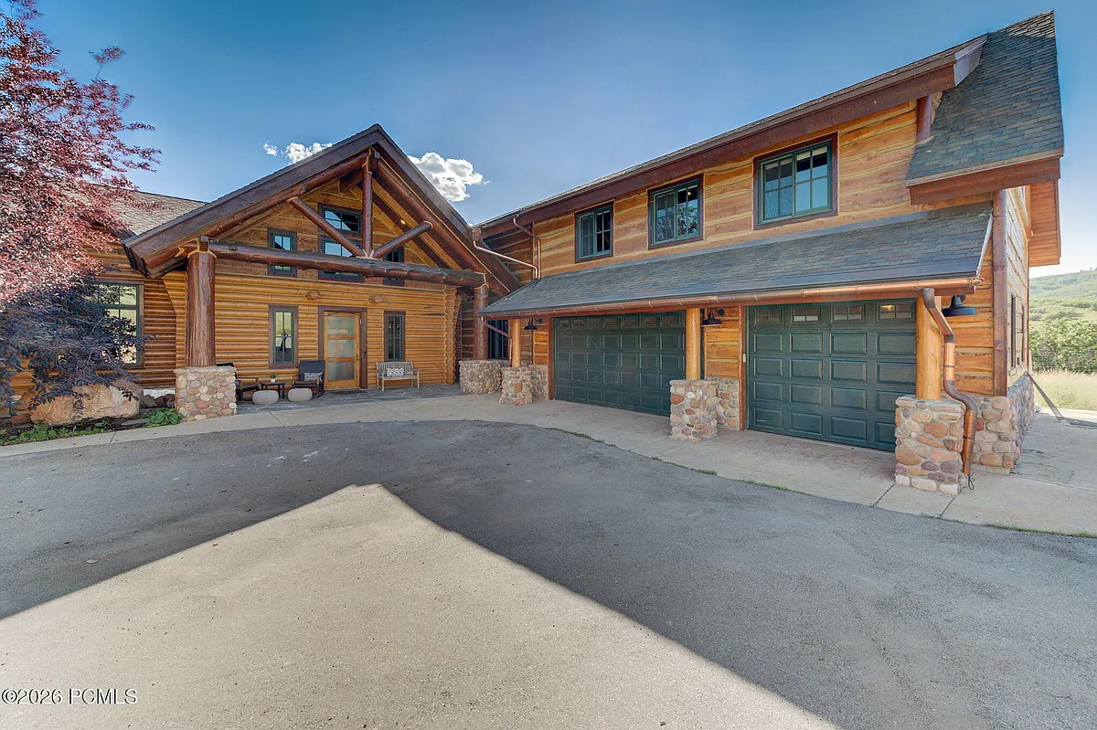 Building Photo - 715 Aspen Ln