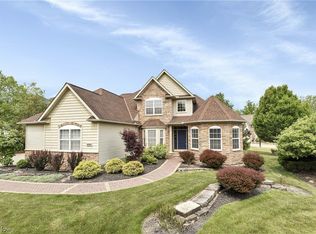 6920 Great Oaks Pkwy, Independence, OH 44131