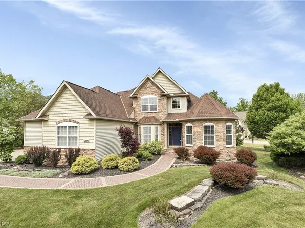 6920 Great Oaks Pkwy, Independence, OH 44131