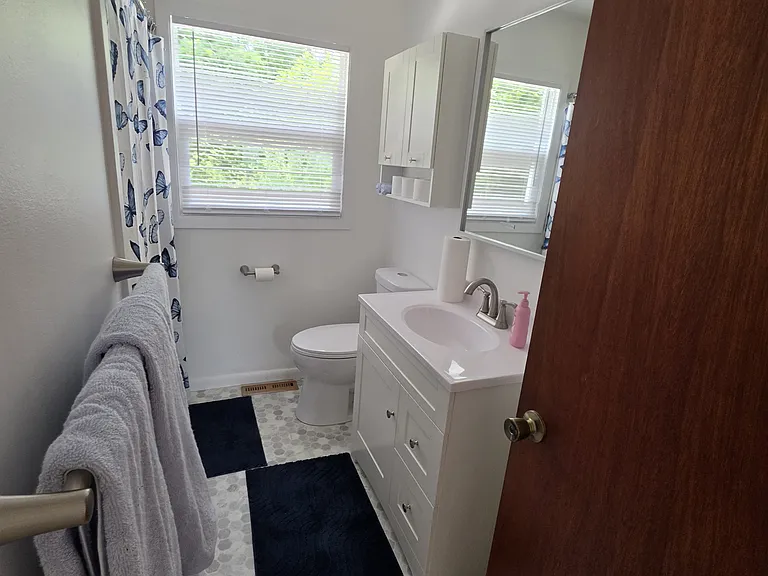 212 Brady Ln #B — Photo 16