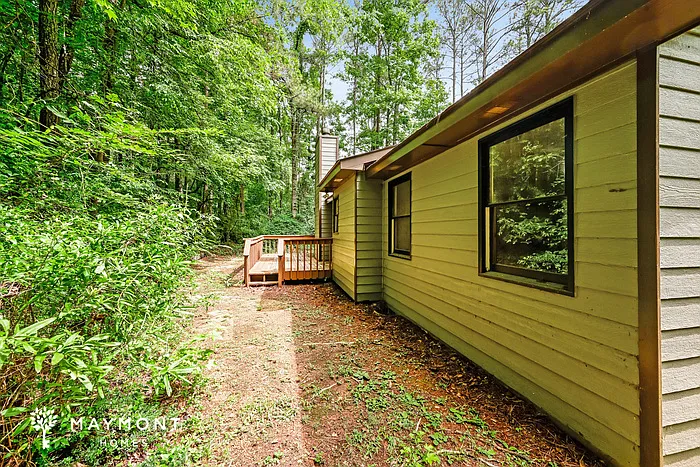 145 Glenloch Pkwy — Photo 14