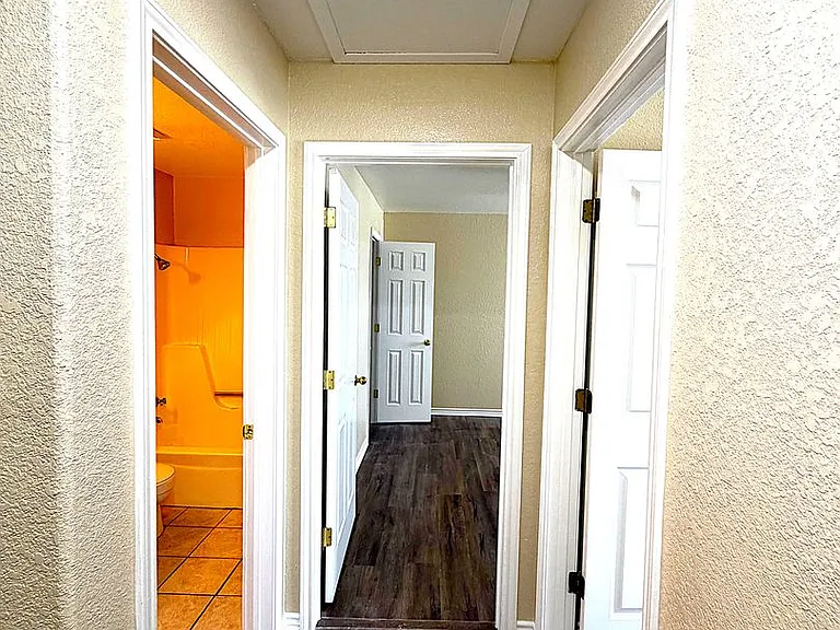 2302 Wales Cir — Photo 7