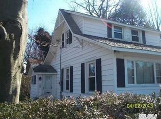 49 Ridgecrest St, Huntington, NY 11743