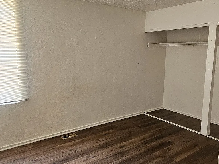 1200 Carteret Ave #1 — Photo 8