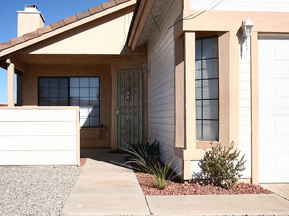 3rd image of 13612 Rockledge Dr