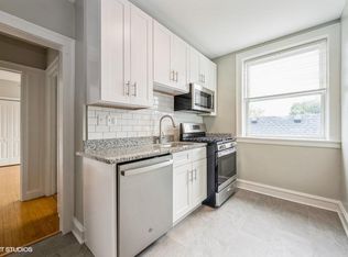 7005 N Ridge Blvd #3, Chicago, IL 60645