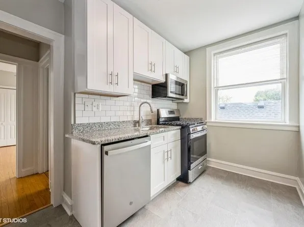 7005 N Ridge Blvd #3, Chicago, IL 60645