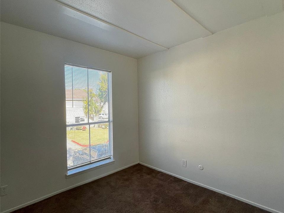 2nd image of 6200 W Tidwell Rd APT 206