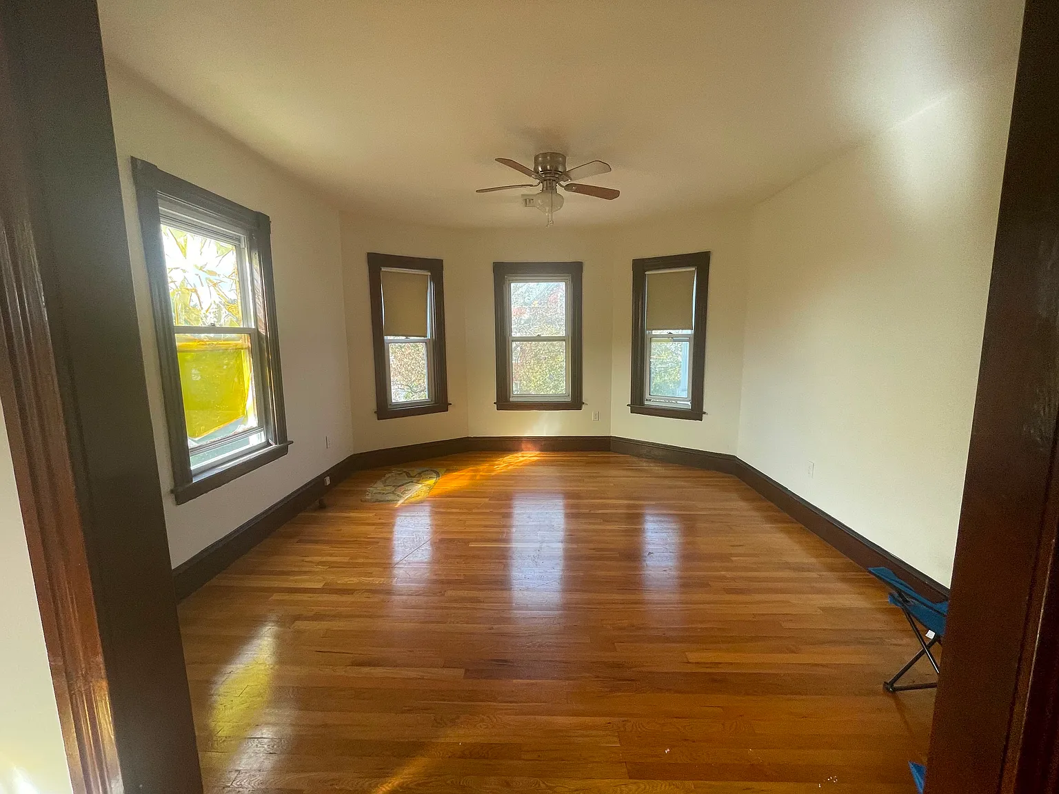 3 bed, 1150 sqft, $1,850 — Photo 1