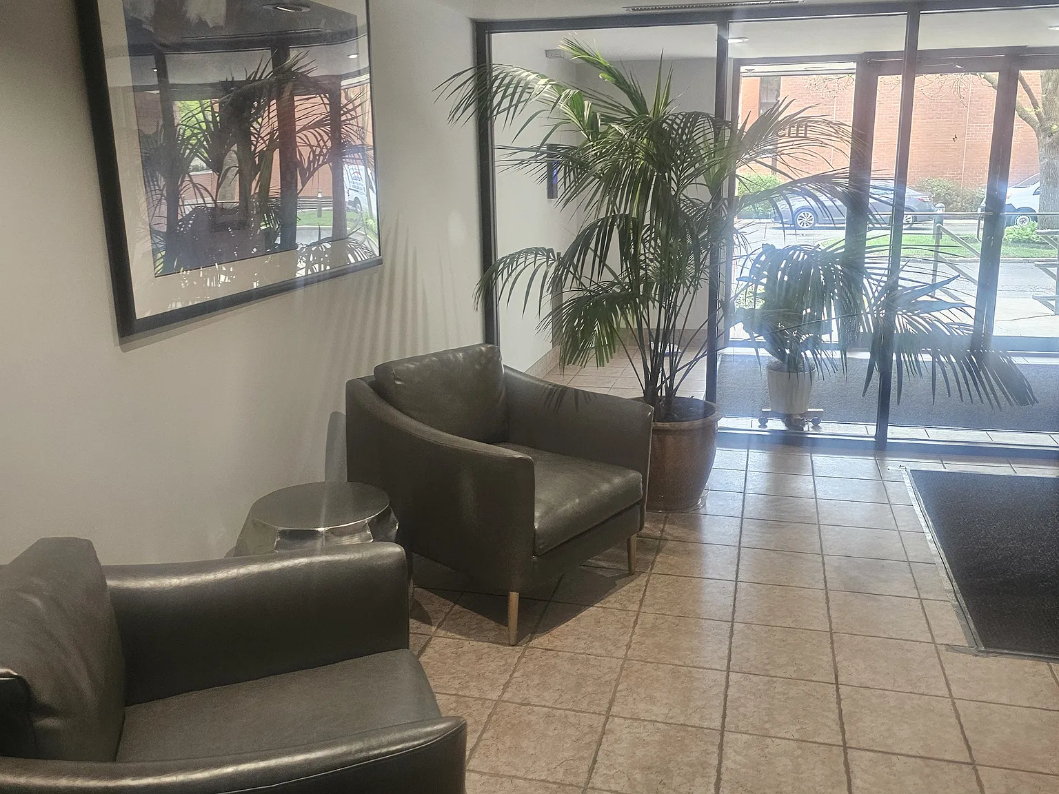 3 bed, 1750 sqft, $4,350 — Photo 4
