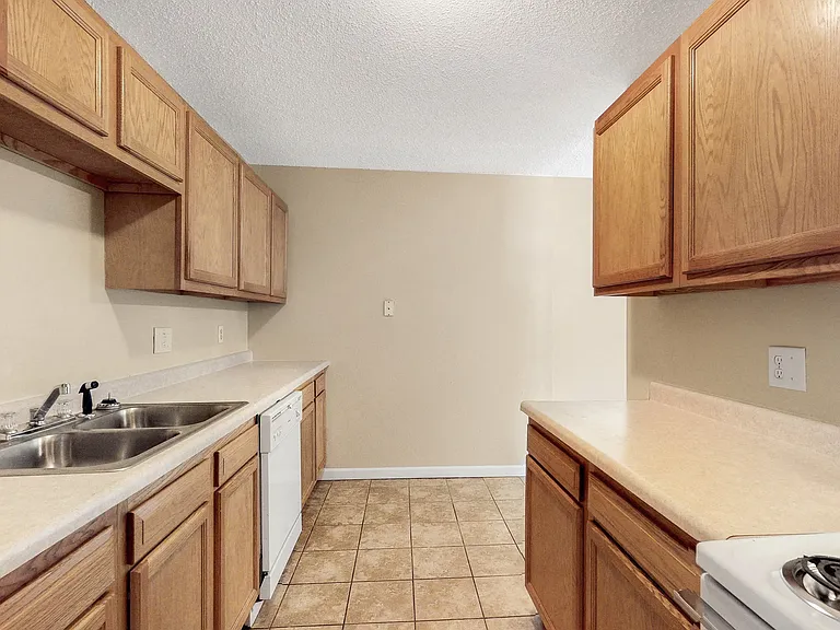 Oak Valley Apartments — Photo 74