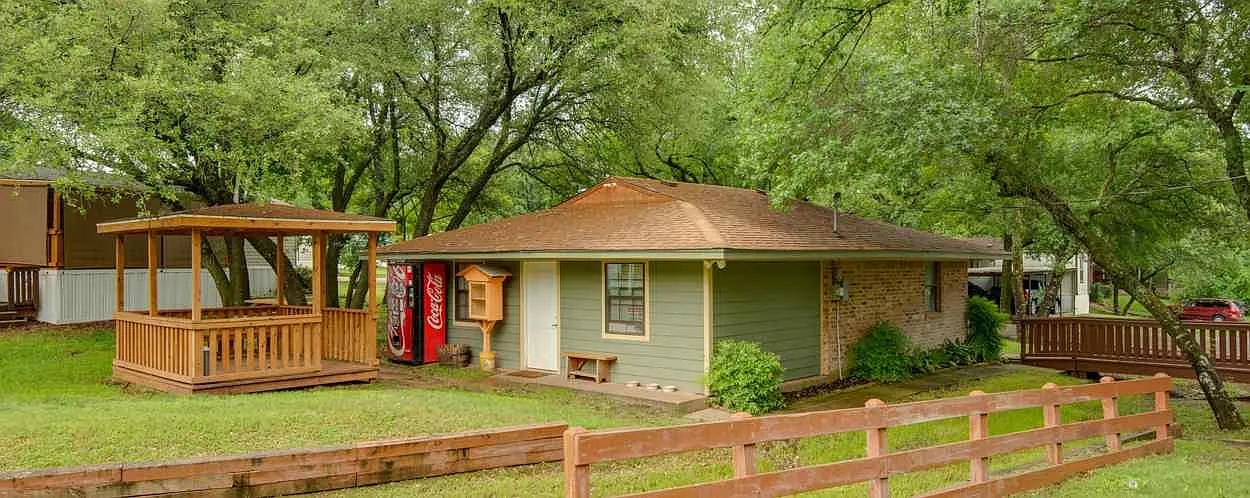 Aledo — Photo 1